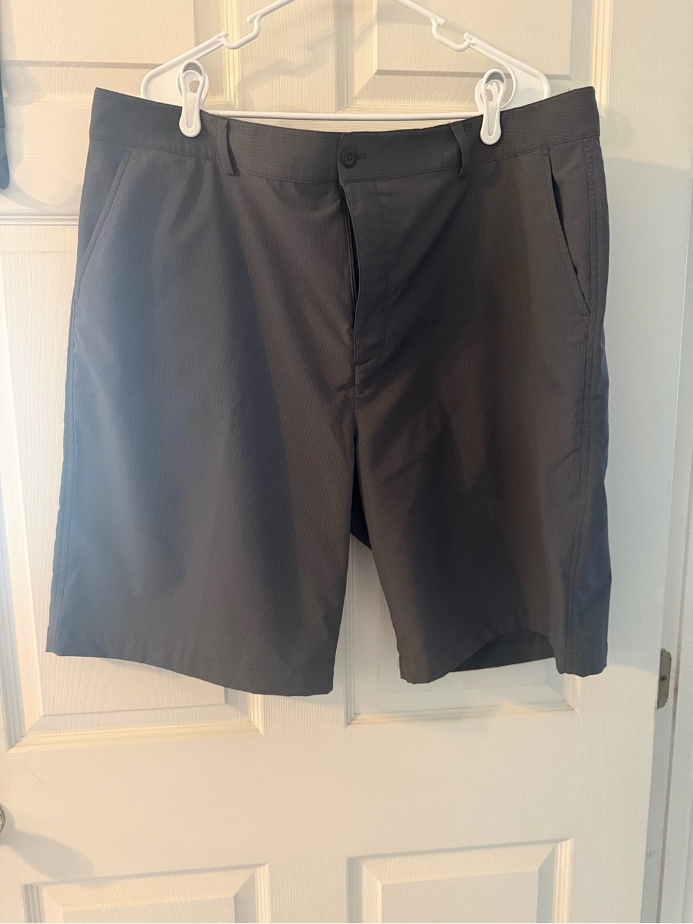 Under Armour Men's Flat Front Shorts - Charcoal Gray